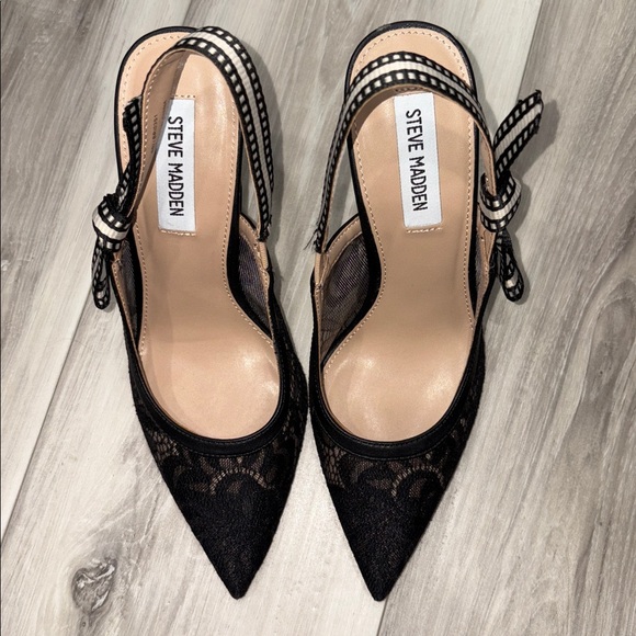 Steve Madden Black Lace Pointed Heels - Picture 3 of 5
